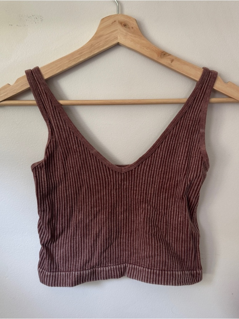 Aura Ribbed V-Neck Cropped Tank Top - Mauve Brown